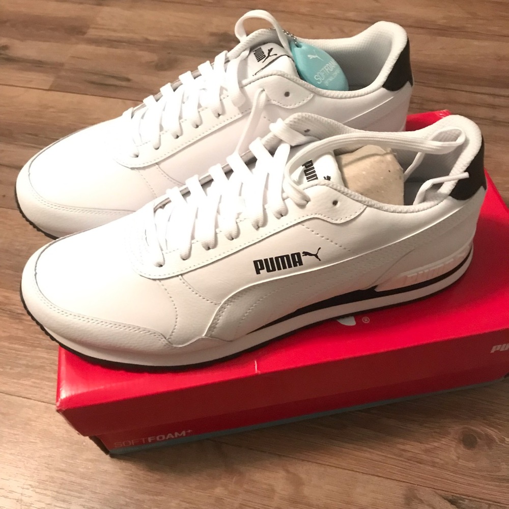 NIB size 10 white leather Puma sneakers!